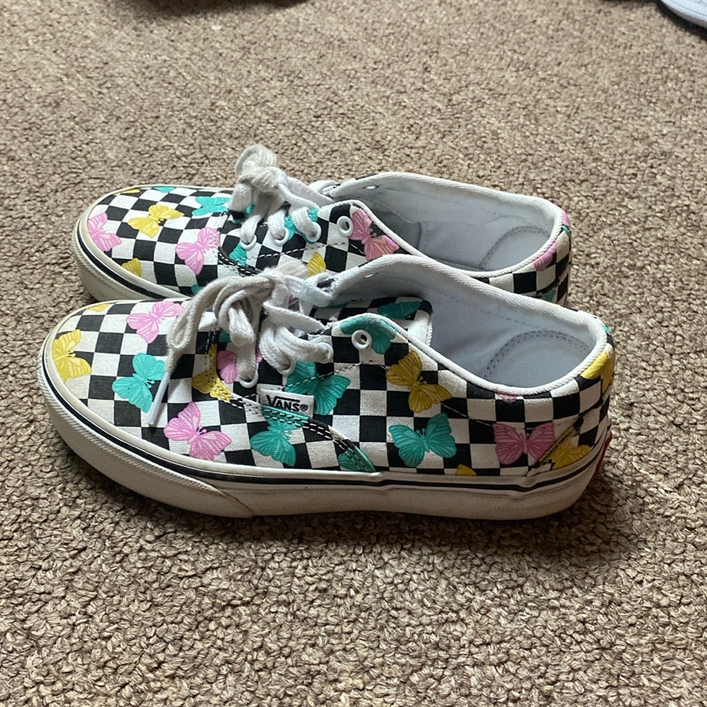 Size 2 Kids' butterfly Vans